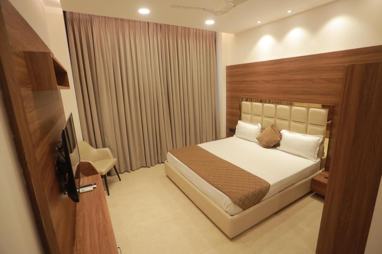 Ovel Hotel Λουντιάνα Εξωτερικό φωτογραφία